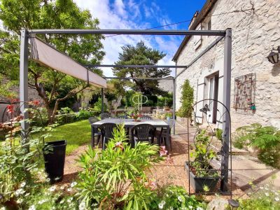 5 bedroom House for sale with Rental Income in Issigeac, Nouvelle Aquitaine