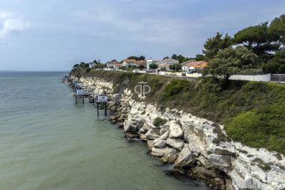 Beachfront 5 bedroom House for sale with sea and panoramic views in Meschers sur Gironde, Nouvelle Aquitaine