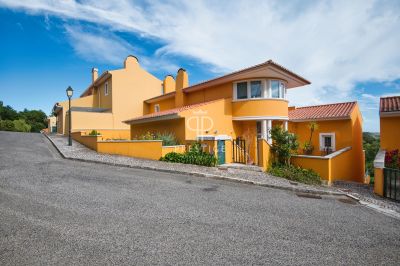 Luxury 5 bedroom Villa for sale with countryside view in Penha Longa Resort, Cascais, Central Portugal