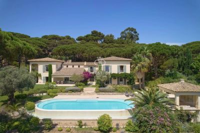 Quiet 5 bedroom House for sale with sea and countryside views in La Croix Valmer, Provence Alpes Cote d'Azur