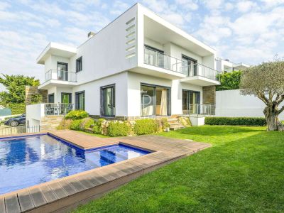 Luxury 4 bedroom House for sale with panoramic view in Cascais, Central Portugal