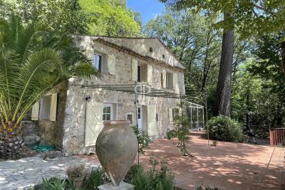 Character 4 bedroom Farmhouse for sale with panoramic view in Seillans, Provence Alpes Cote d'Azur