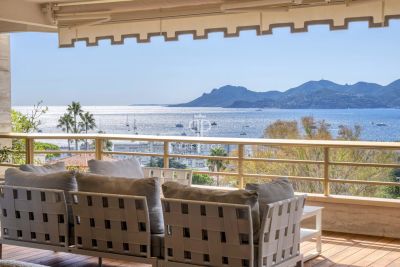 Luxury 3 bedroom Apartment for sale with panoramic and sea views in Californie, Cannes, Provence Alpes Cote d'Azur