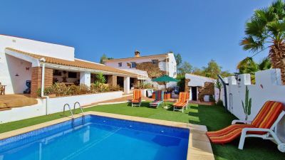 7 bedroom Farmhouse for sale with panoramic view with Income Potential in Riogordo, Andalucia