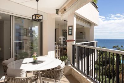 Spacious 3 bedroom Apartment for sale with sea and panoramic views in Cannes, Provence Alpes Cote d'Azur
