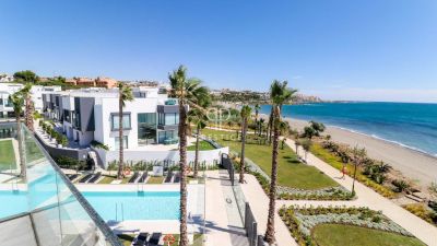 Beachfront 3 bedroom Townhouse for sale with sea view in Estepona, Andalucia