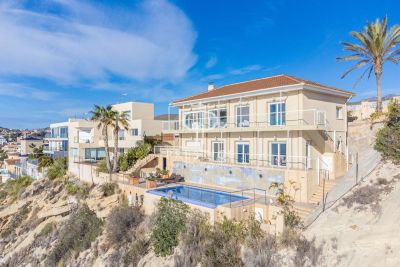Beachfront 4 bedroom Villa for sale with sea view in El Campello, Valencia