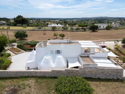 Income Producing 9 bedroom House with sea and panoramic views in Cisternino, Puglia