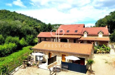 10 bedroom House for sale with countryside view with Income Potential in Sarlat la Caneda, Nouvelle Aquitaine