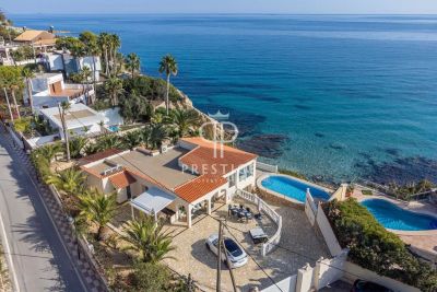 Beachfront 3 bedroom Villa for sale with sea view in El Campello, Valencia
