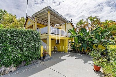 5 bedroom Villa for sale with sea view with Income Potential in Saint Peter, Saint Peter