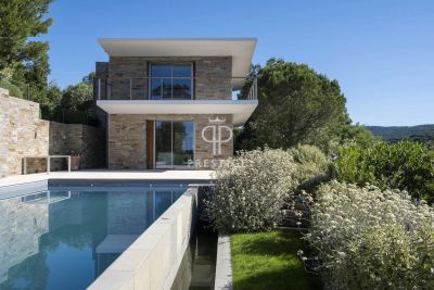 Unique 4 bedroom Villa for sale with panoramic and sea views in La Croix Valmer, Provence Alpes Cote d'Azur