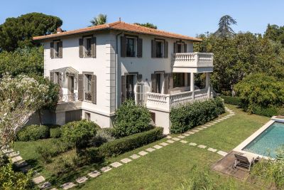 Luxury 2 bedroom House for sale with countryside view in Antibes, Provence Alpes Cote d'Azur