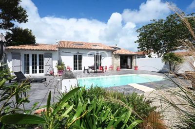 Immaculate 6 bedroom House for sale in Loix, Nouvelle Aquitaine