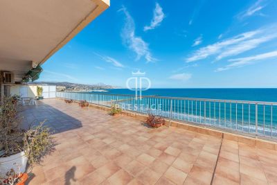 Beachfront 3 bedroom Apartment for sale with sea view in El Campello, Valencia
