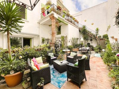 7 bedroom Manor House for sale with panoramic view with Income Potential in Rivesaltes, Occitanie
