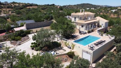 Spacious 3 bedroom Villa for sale with panoramic and sea views in Sao Bras de Alportel, Algarve