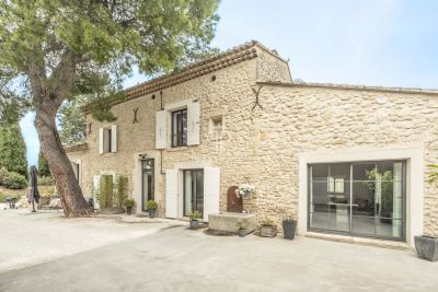 6 bedroom farmhouse for sale, Robion, Vaucluse, Provence Alpes Cote d'Azur