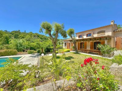 Authentic 4 bedroom House for sale with sea view in Sainte Maxime, Provence Alpes Cote d'Azur