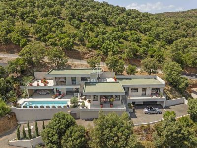 Immaculate 4 bedroom House for sale with panoramic view in La Londe Les Maures, Provence Alpes Cote d'Azur