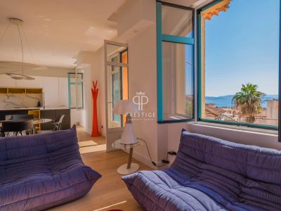 Stylish 2 bedroom Apartment for sale with sea view in Sainte Maxime, Provence Alpes Cote d'Azur