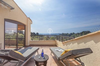 Spacious 2 bedroom Apartment for sale with panoramic view in Mougins, Provence Alpes Cote d'Azur