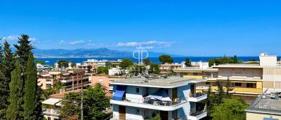 Luxury 2 bedroom Apartment for sale with panoramic and sea views in Cap d'Antibes, Provence Alpes Cote d'Azur