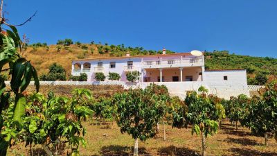9 bedroom House for sale with countryside view with Income Potential in Vinuela, Andalucia