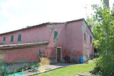 Character 6 bedroom Farmhouse for sale in Pomarance, Tuscany