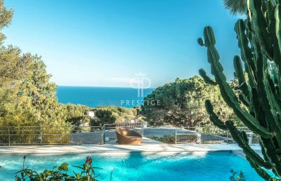 Stunning 5 bedroom Villa for sale with sea view in Saint Jean Cap Ferrat, Provence Alpes Cote d'Azur