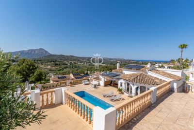 Stunning 4 bedroom Villa for sale with panoramic and sea views in Javea, Valencia