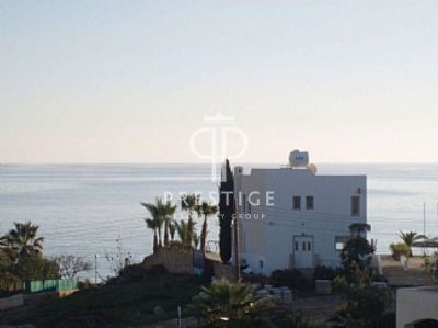 Beachfront 6 bedroom Villa for sale with sea view in Chloraka, Paphos, Paphos