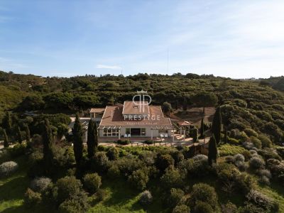 Immaculate 7 bedroom House for sale with countryside and sea views in Azoia, Sesimbra, Alentejo Southern Portugal
