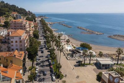 Bright 3 bedroom Apartment for sale with sea view in Imperia, Liguria