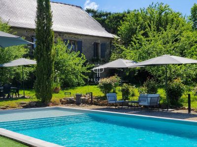 Income Producing 5 bedroom Farmhouse for sale with countryside view in Villefranche de Rouergue, Occitanie