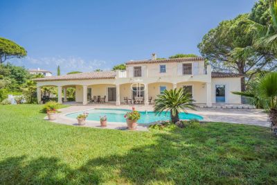 Stunning 5 bedroom House for sale with panoramic and sea views in Semaphore, Sainte Maxime, Provence Alpes Cote d'Azur
