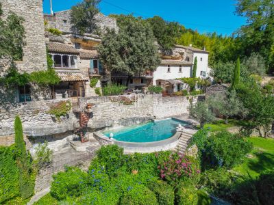 Unique 7 bedroom House for sale with panoramic and countryside views in Menerbes, Provence Alpes Cote d'Azur