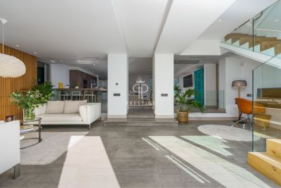 Luxury 6 bedroom Villa for sale with sea view in Nueva Andalucia, Andalucia