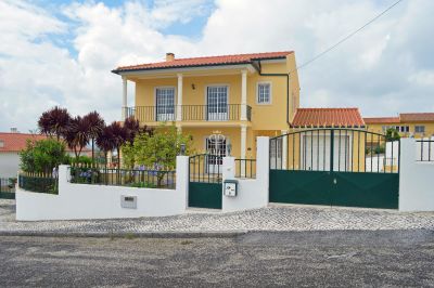 Authentic 4 bedroom Villa for sale with panoramic view in Obidos, Central Portugal