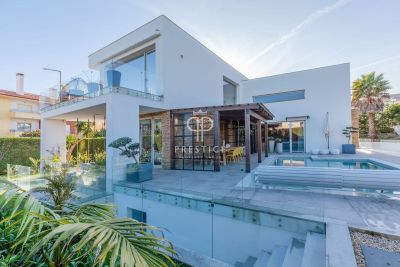 Architect Designed 5 bedroom House for sale with panoramic view in Quinta da Beloura, Sintra, Central Portugal
