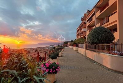 Exclusive 2 bedroom Apartment for sale with sea view in Vallecrosia, Liguria