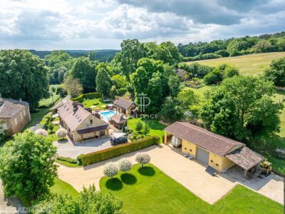 Authentic 4 bedroom House for sale with countryside view in Monpazier, Nouvelle Aquitaine
