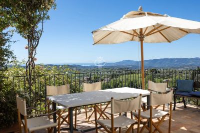 Spacious 6 bedroom House for sale with panoramic view in Chateauneuf, Provence Alpes Cote d'Azur