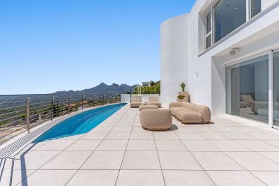 Stunning 4 bedroom Villa with sea view in Altea, Valencia