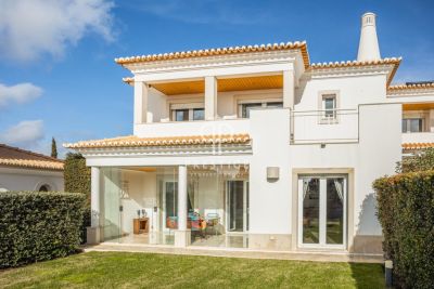 Beautiful 4 bedroom Villa for sale in Vilamoura, Algarve