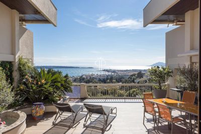 Luxury 3 bedroom Apartment for sale with panoramic and sea views in Cannes, Provence Alpes Cote d'Azur