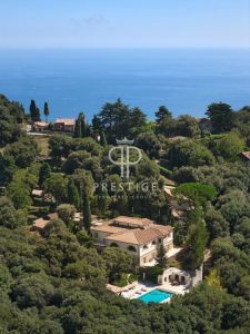 Beautiful Country Estate with panoramic views, just 10 km from Monaco in La Turbie, Provence Alpes Cote d'Azur