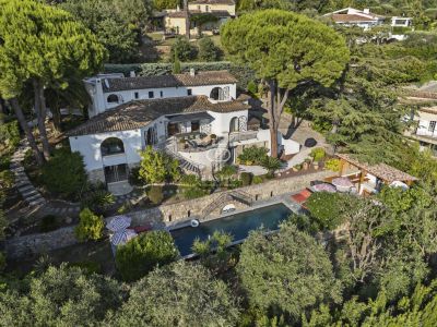 Spacious 5 bedroom Villa for sale with panoramic view in Mougins, Provence Alpes Cote d'Azur