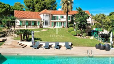 Immaculate 10 bedroom Villa for sale with panoramic view in Antibes, Provence Alpes Cote d'Azur