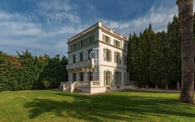 Unique 5 bedroom Villa for sale with sea view in Cap d'Antibes, Provence Alpes Cote d'Azur